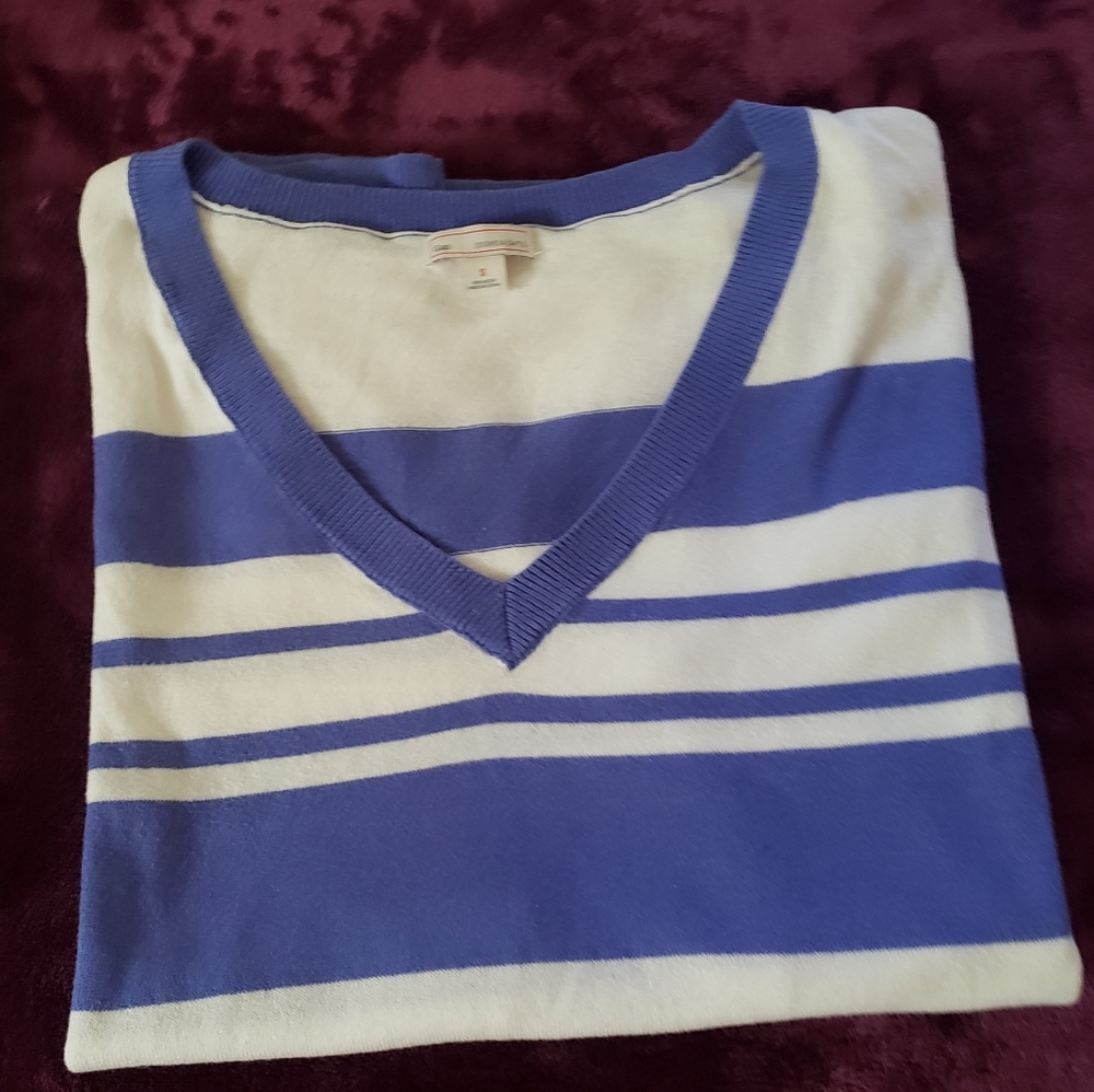 GAP lightweight knit top, size S